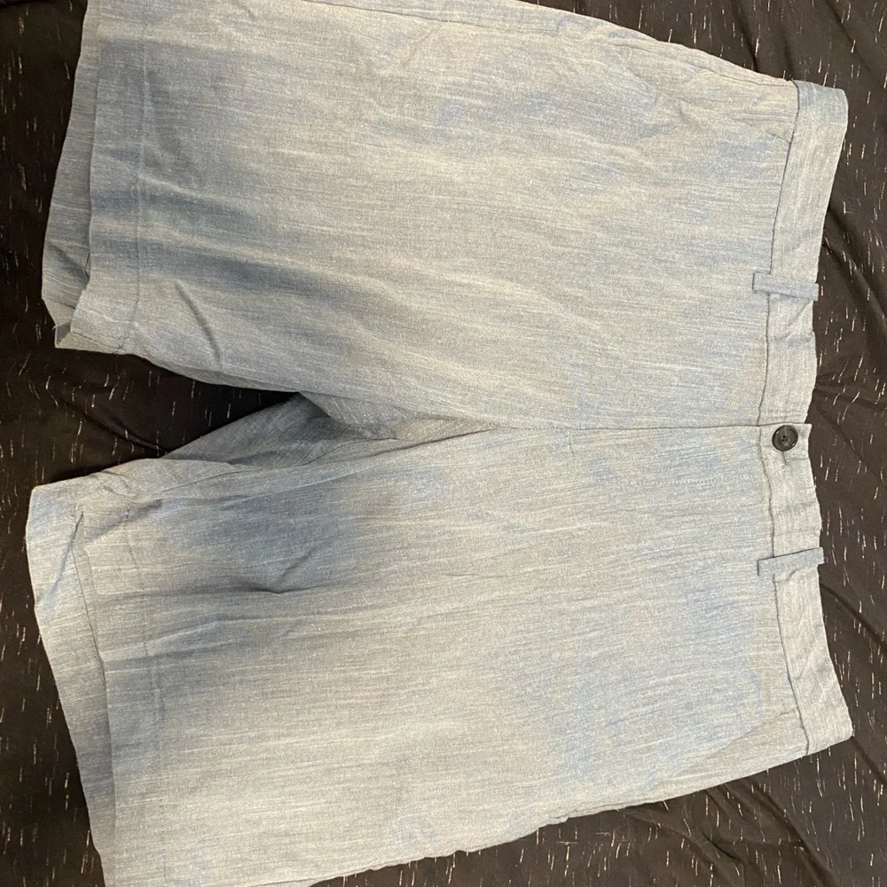 Free shipping. Perry Ellis shorts size 34. - Picture 2 of 3